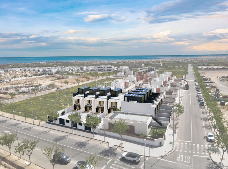 Foto f5759466-22ff-4e7e-90b2-e2c3160ffcbc. Xalet amb piscina a Pilar de la Horadada ciudad Pilar de la Horadada