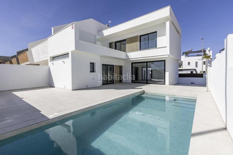 Foto 9c5cbf85-70a3-4597-a3a3-e66c4a0080e7. Chalet en San Javier San Javier