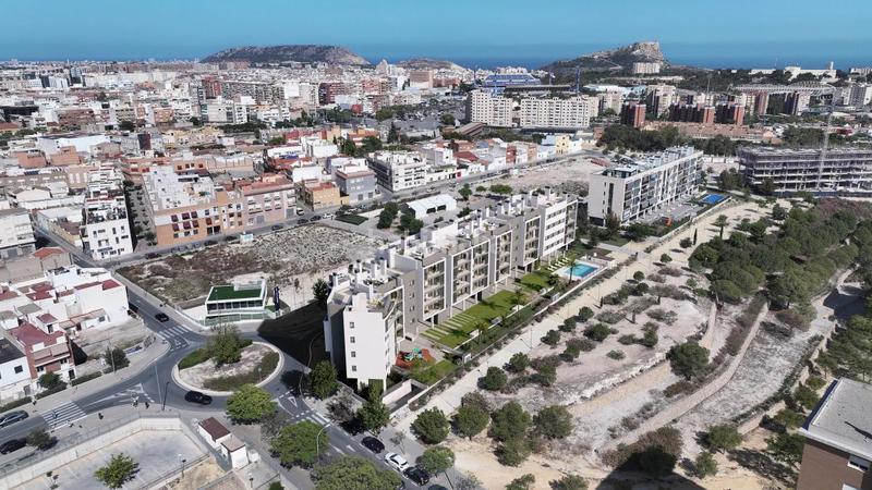 Foto 0922d942-bb2d-4561-9e2e-e8b2407b1078. Piso en Paus - Polígono San Blas Alicante