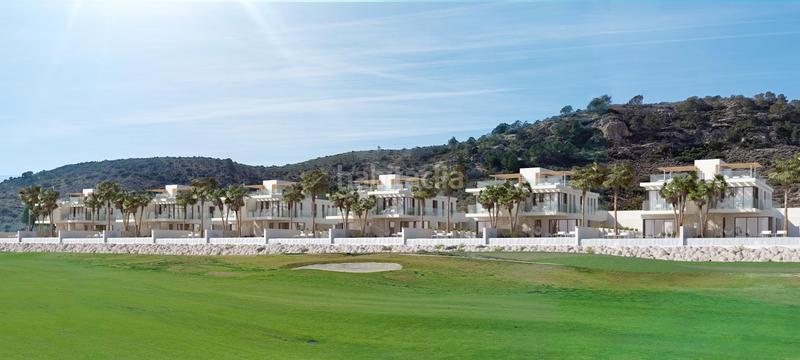 Foto c9e6439e-569b-444b-95ea-eb88dbe3ee95. Casa adossada amb piscina a Monforte del Cid