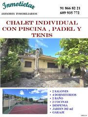 Chalet à Santa María del Tiétar. Chalet individual con piscina , padel y tenis (comunitario)
