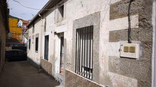 Maison jumelée à Sotillo de la Adrada. Casa de piedra con 4 dormitorios. 59.000 €