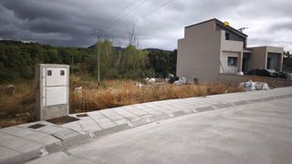 Terreno residencial en Sotillo de la Adrada. Parcela de 350 m2 lista para construir en sotillo