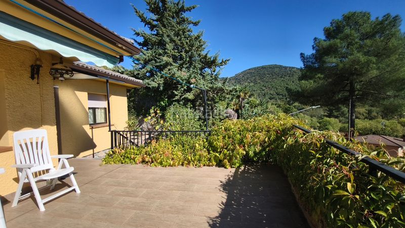 Foto 51de2438-cdf7-4c3d-9b08-72a37829d42a. Chalet con camino riscaldamento parcheggio piscina in Santa María del Tiétar