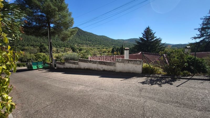 Foto 54a49c37-6103-4ed2-ac14-36c889a09504. Chalet con camino riscaldamento parcheggio piscina in Santa María del Tiétar