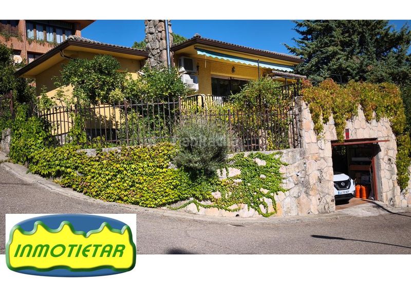 Foto 6f73bf18-3142-477a-a965-ad29a52338cc. Chalet con camino riscaldamento parcheggio piscina in Santa María del Tiétar