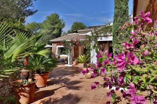 Casa en Centro Ciudad. Villa en venta en jvea