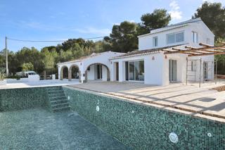 Casa en Centro Ciudad. Villa en venta en javea cerca de la playa