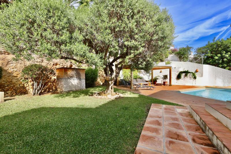 Foto 21b700cf-462f-402c-a9d3-20a19719c8e8. Casa villa en venta en jávea con vistas al mar en urbanización puchol en Xàbia