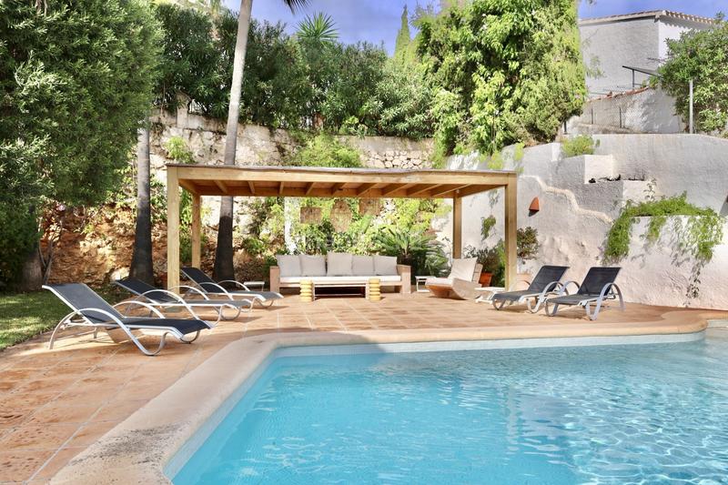 Foto c19fc5f8-40ac-4e1c-8559-17e5664fbc88. Casa villa en venta en jávea con vistas al mar en urbanización puchol en Xàbia