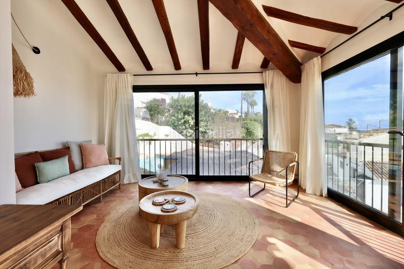 Foto f90cbd15-f0b2-4b70-8542-1243f59ef606. Casa villa en venta en jávea con vistas al mar en urbanización puchol en Xàbia