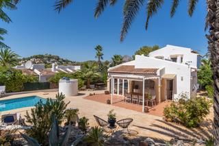 Casa a Centro Ciudad. Villa en venta en javea en la zona de pinosol