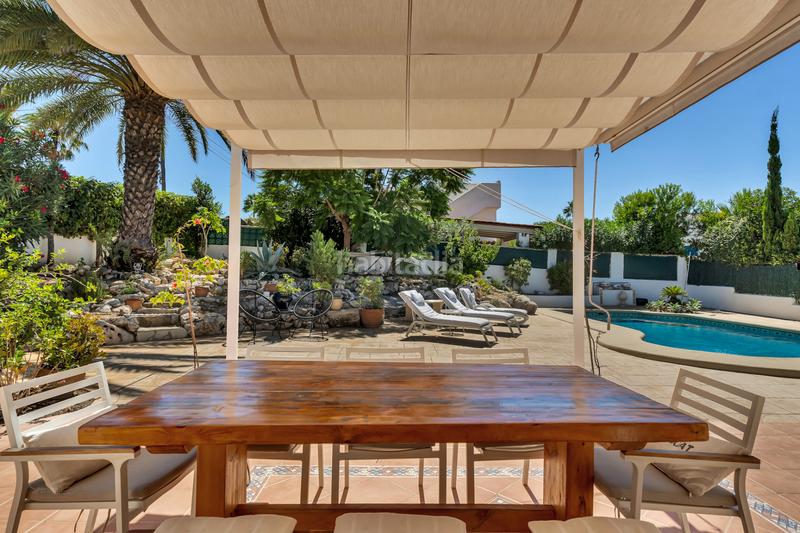Foto 81ebbe68-b09d-41fd-b673-771554685e97. Casa villa en venta en javea en Centro Ciudad Xàbia