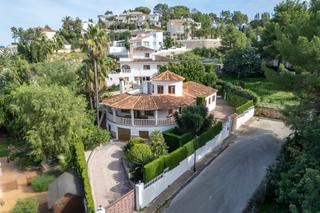 Casa a Centro Urbano. Villa en venta en dénia, a escasos metros de la playa