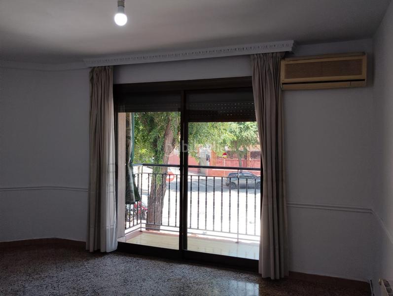 Foto 05b2f172-6888-4cf2-9060-839bb12bb804. Appartamento con riscaldamento in Riu Sud Santa Coloma de Gramenet