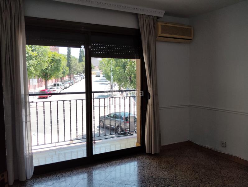 Foto 4d737383-b962-4d0a-9a76-ad565fc7c04d. Appartamento con riscaldamento in Riu Sud Santa Coloma de Gramenet