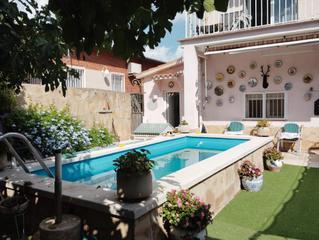 Chalet  Carrer del montsant. Casa con jardin y piscina