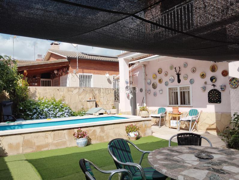 Foto 765f9be1-2ba8-4390-9f6e-f951c15c0082. Chalet avec chauffage parking piscine dans Santa Maria-Terra Nostra Montcada i Reixac