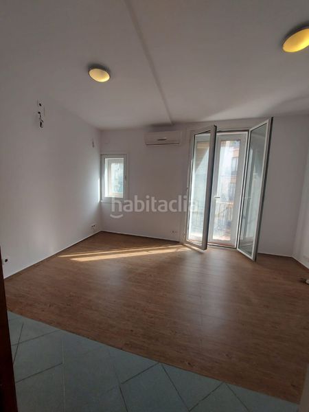 Foto ad727b2a-4287-4e17-ba11-f77443991b9e. Pis a Raval Barcelona