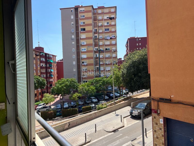 Foto ae1818c2-d66d-4df6-895e-a90e066402b0. Pis a Llefià Badalona