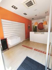 Lloguer Local Comercial a Abaro estrata 3. Local en alquiler en el centro de zorroza