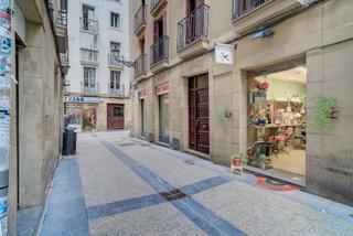 Local Comercial a Esterlines kalea 16. Local comercial en parte vieja de san sebastián