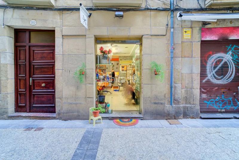 Foto c90e8e90-b88a-4471-8793-e23591027c71. Local commercial dans esterlines kalea dans Parte Vieja Donostia - San Sebastián