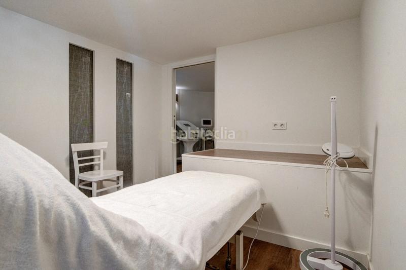 Foto 7b5eeef6-4ff7-41ad-addf-edb9e62009f5. Local comercial a juan arana galerias 10 a Centro - Mendibil - Santiago Irun