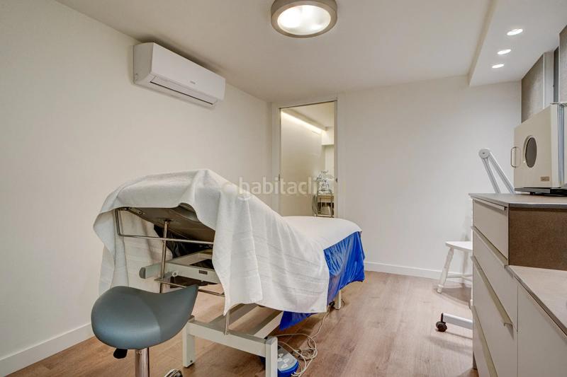 Foto 848666fa-8a22-45c5-bb14-e0dcd8e7351c. Local comercial a juan arana galerias 10 a Centro - Mendibil - Santiago Irun