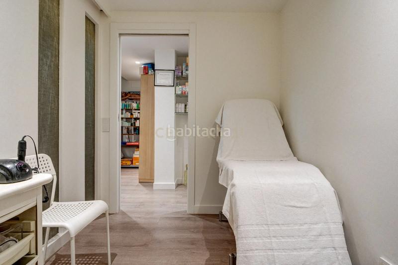 Foto 8f12d439-f7d0-4c81-bbfe-7a28b4879de2. Local comercial a juan arana galerias 10 a Centro - Mendibil - Santiago Irun