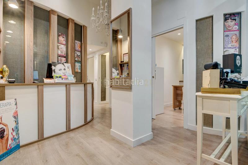 Foto e77e110d-5d42-430e-a50b-134d603e5981. Local comercial a juan arana galerias 10 a Centro - Mendibil - Santiago Irun