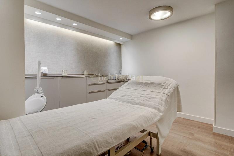 Foto ed34938f-c6a3-43ee-8703-29e56dce4ef4. Local comercial a juan arana galerias 10 a Centro - Mendibil - Santiago Irun