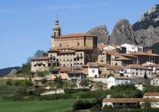 Casa a Calle arrabal bajo, 26, torralba del río, spain 26. Oportunidad inversión en torralba del río navarra casa para refo