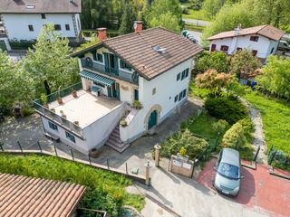 Casa  Barrio olaberria, 45, irun, spain 45. Villa independiente con terreno y río, cerca de zona urbana  ola