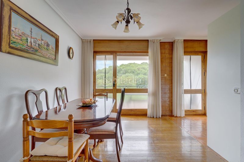 Foto c8b85a4f-14e1-4bc0-a5ce-1bddd08fbf51. Pis a Oiz