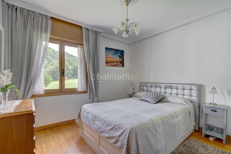 Foto d13ecaaf-d2f9-41a7-baba-f1ececcd1e00. Pis a Oiz