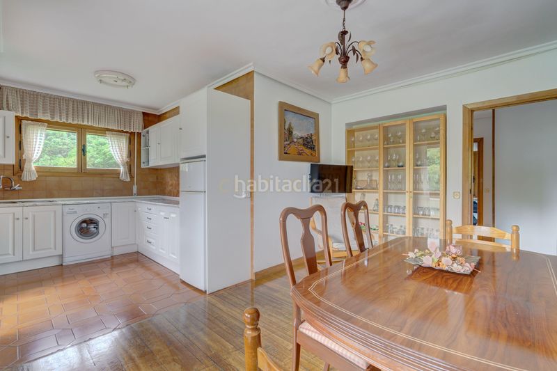 Foto fcb7c849-666c-41b3-ba54-179dd18704f6. Pis a Oiz