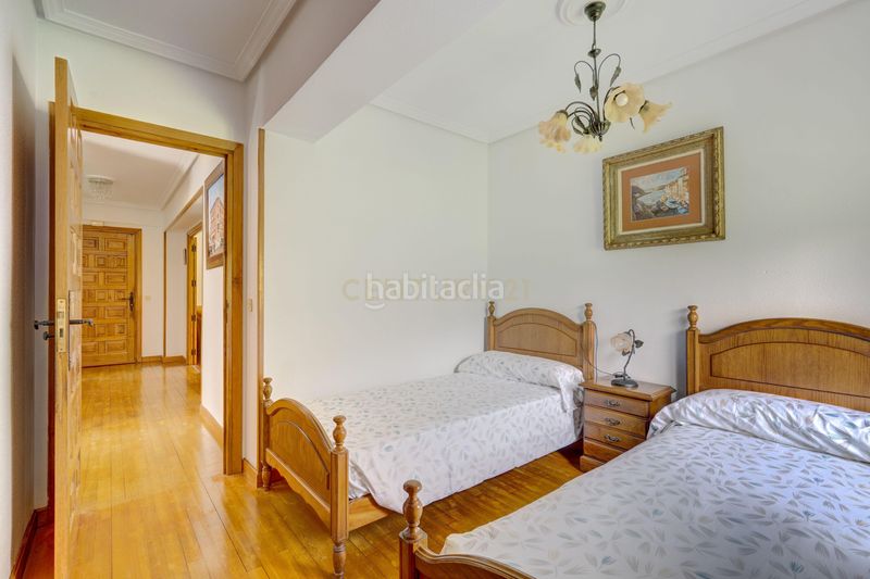 Foto ff81a1b2-9b0b-405e-85e2-6cd33aa475b4. Pis a Oiz