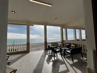 Maison  Avinguda mallorca, 98, platja de nules, spain 98. Chaletcasa en primera línea de playa nules