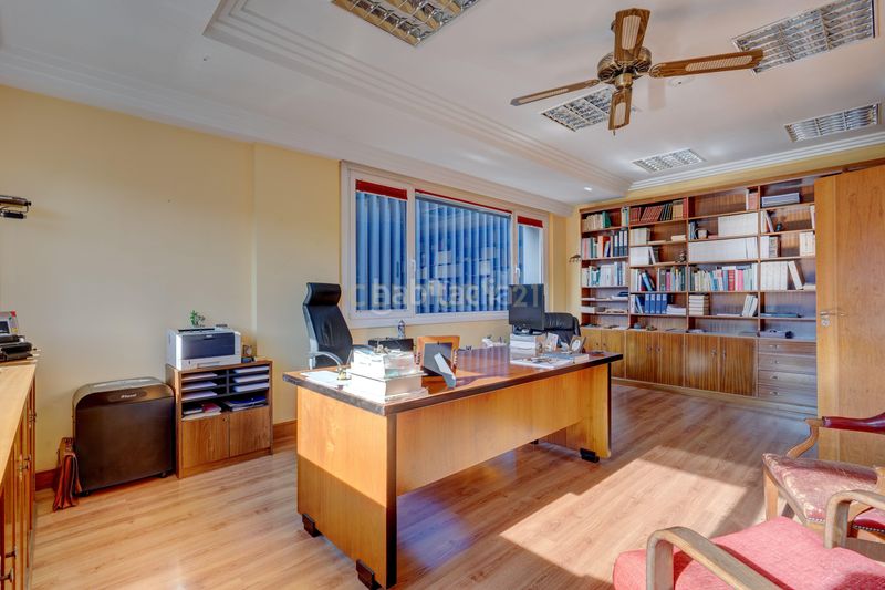 Foto 198c4724-dda0-41e6-acab-4a486a573a26. Office space in auzolan kalea in Pinar - Anaka - Belaskoenea Irun
