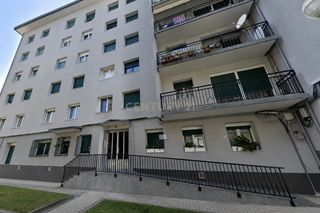 Pis a Fray juan de cigarroa kalea, 4, irun, spain 4. Piso con dos terrazas, ascensor y trastero en larreaundi, irún