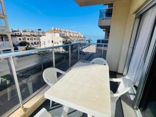 Apartament a Veneziola. Apartamento con terraza cerca del mar en veneziola