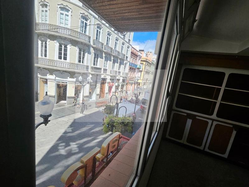 Foto ccb67c99-9d72-41f8-b44a-77d7857831d3. Geschäftsraum in Triana Palmas de Gran Canaria (Las)