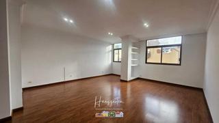 Rent Flat in Triana. Se alquila amplio y luminoso piso en pleno corazón de la calle t