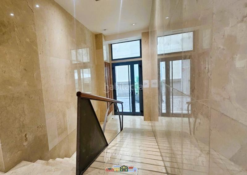 Foto 9b80b4c7-81bf-42aa-940e-85449fcc65c1. Piso  en venta calle arena, zona Triana en Triana Palmas de Gran Canaria (Las)