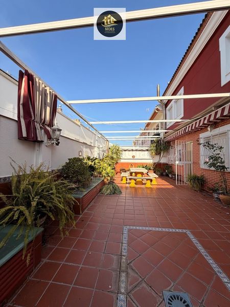 Foto bebf4f56-3101-4d18-b335-f4e55349abb4. Casa amb aparcament a Renfe - Bulevar 1ª y 2ª Fase Jaén