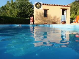 Masia a Villares (Los). Finca en la pandera