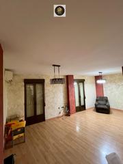Etagenwohnung in San Bartolomé - Millán de Priego. Piso en el centro