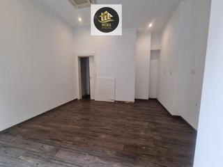 Affitto Locale commerciale in Renfe - Bulevar 1ª y 2ª Fase. Alquiler de local en el bulevar