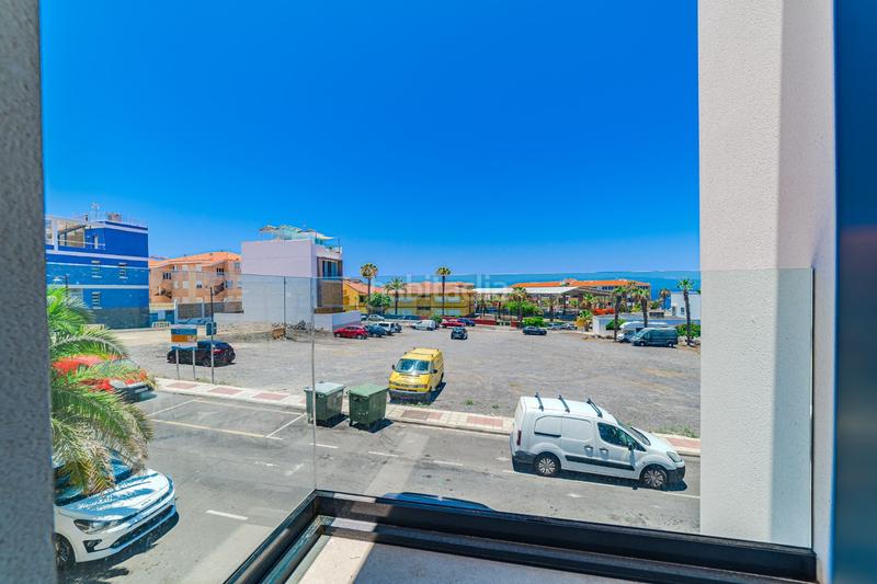 Foto 8e913c98-27df-480e-9981-3d4c7faccef5. Casa en pleamar 38 chalet adosado en playa san juan en Guía de Isora
